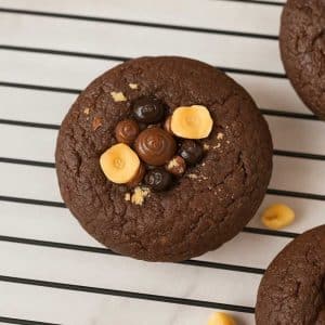 کوکی شکلات و فندوق