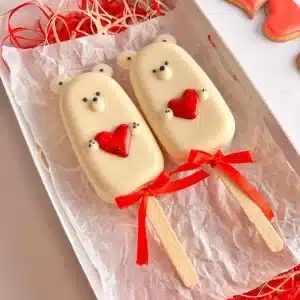 صفحه اصلی - دستور پخت خوشمزه پاپسیکل خرسی ولنتاینی